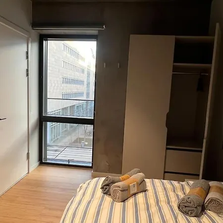 2 Bedroom Apt -prestigious In Kobenhavn•